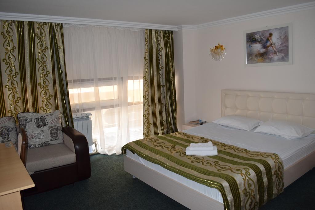 Bayterek Hotel Astana Zimmer foto